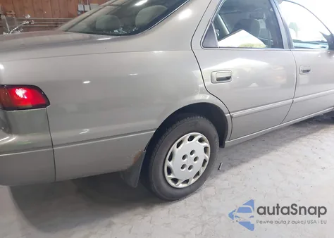 1999 Toyota Camry Le from USA, damaged, VIN 4T1BG22K1XU411632